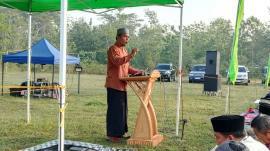 UMAT MUSLIM KALURAHAN BENDUNGAN MELAKSANAKAN SHOLAT IDUL ADHA 1447 H DI TANAH LAPANG